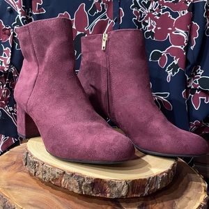 Zigi Soho Burgundy Booties Size 8 *NWOT*